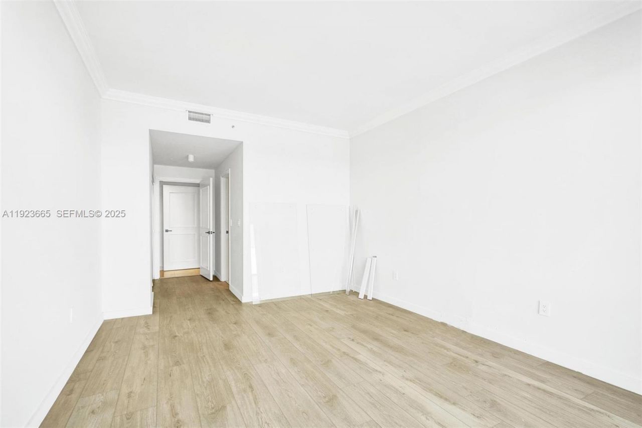 10101 Collins Ave, Unit 17A, Bal Harbour, FL 33154 Photo