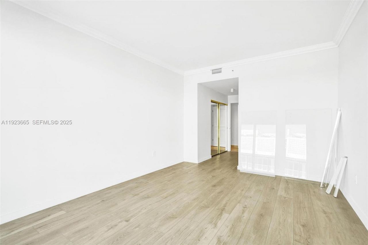 10101 Collins Ave, Unit 17A, Bal Harbour, FL 33154 Photo