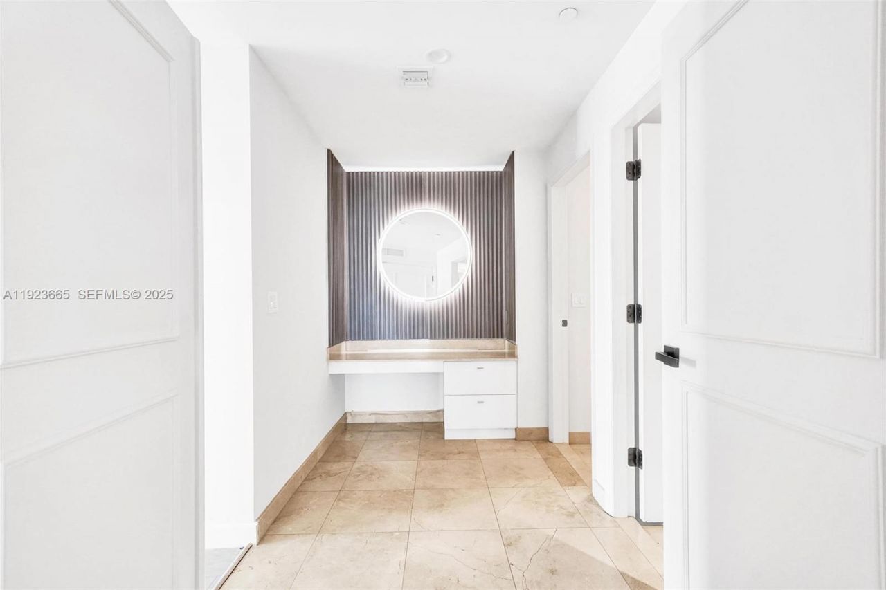 10101 Collins Ave, Unit 17A, Bal Harbour, FL 33154 Photo