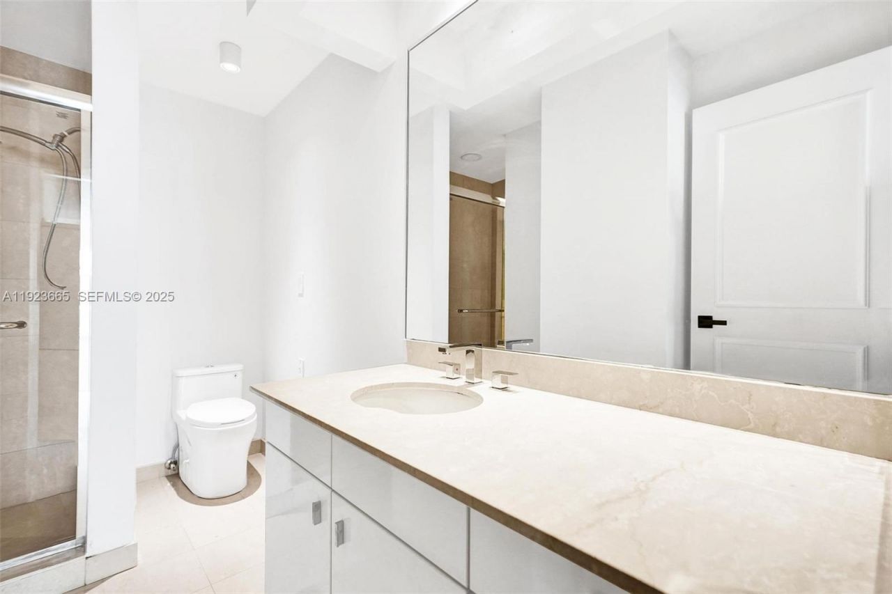 10101 Collins Ave, Unit 17A, Bal Harbour, FL 33154 Photo