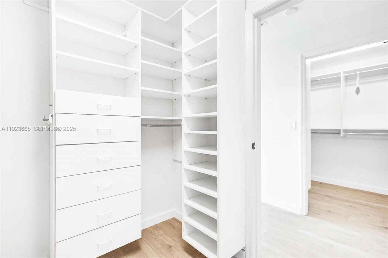 10101 Collins Ave, Unit 17A, Bal Harbour, FL 33154 Photo