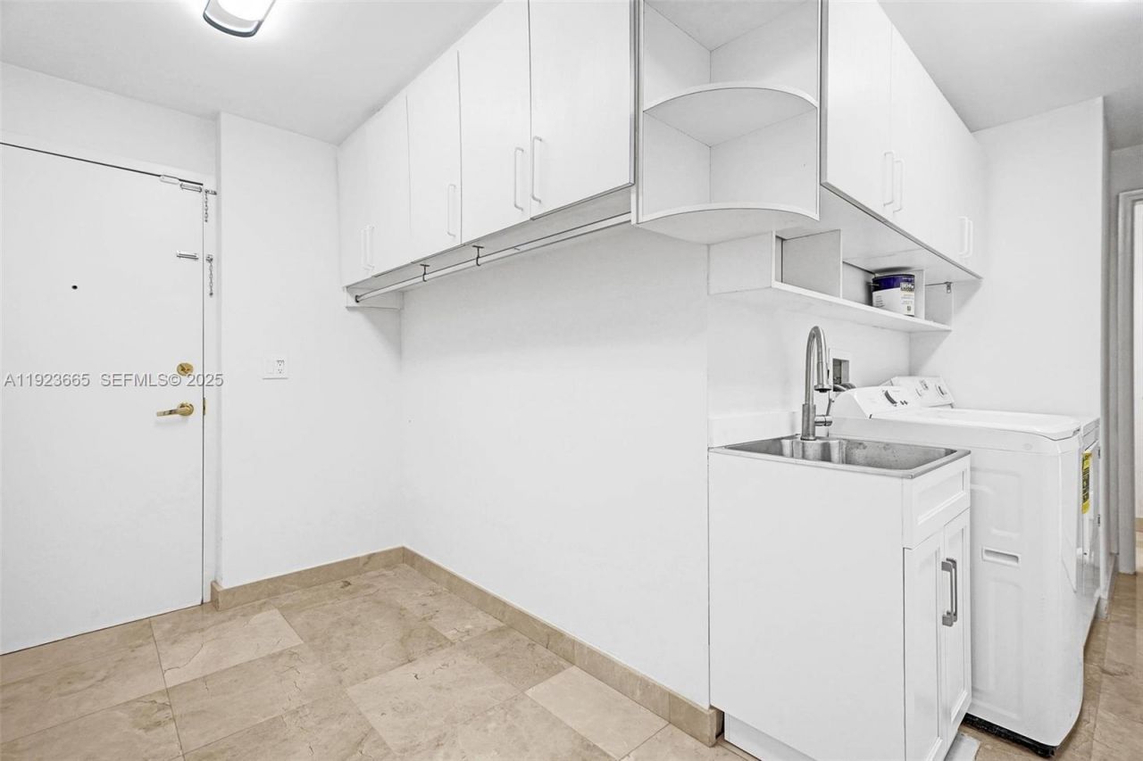 10101 Collins Ave, Unit 17A, Bal Harbour, FL 33154 Photo