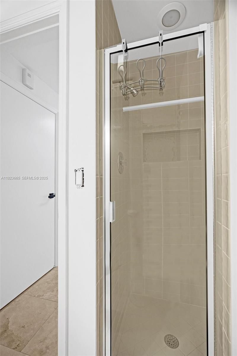 10101 Collins Ave, Unit 17A, Bal Harbour, FL 33154 Photo