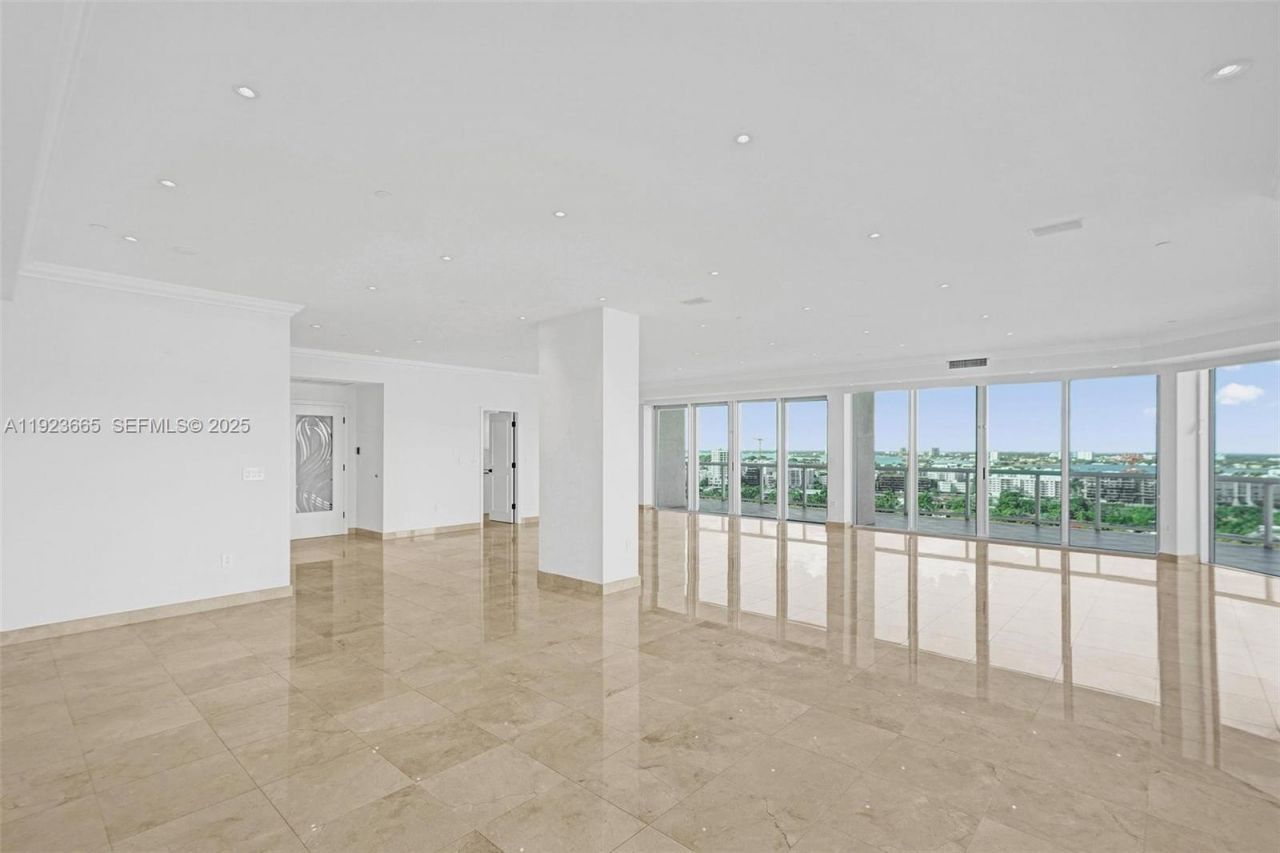 10101 Collins Ave, Unit 17A, Bal Harbour, FL 33154 Photo