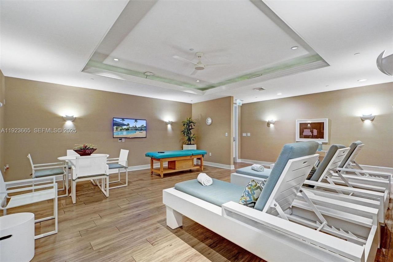 10101 Collins Ave, Unit 17A, Bal Harbour, FL 33154 Photo