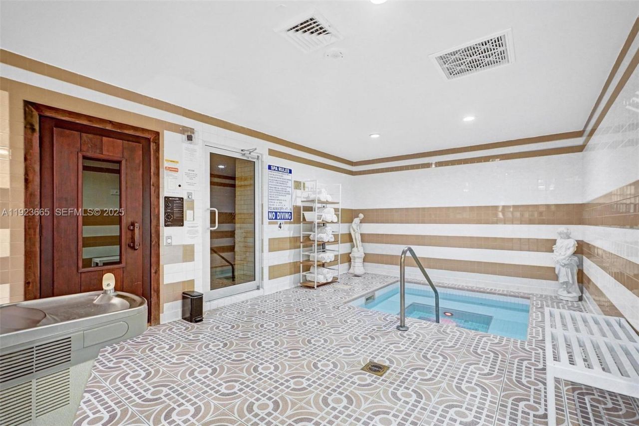 10101 Collins Ave, Unit 17A, Bal Harbour, FL 33154 Photo