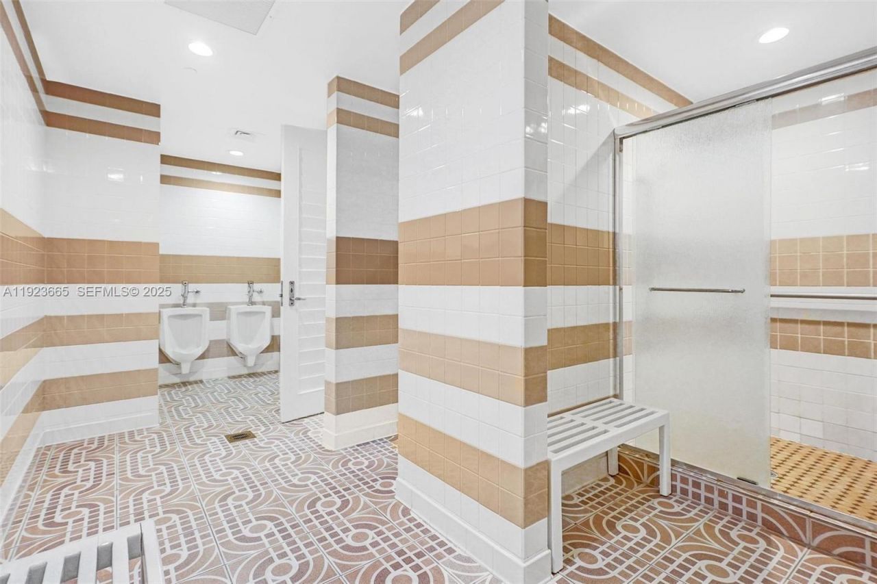 10101 Collins Ave, Unit 17A, Bal Harbour, FL 33154 Photo