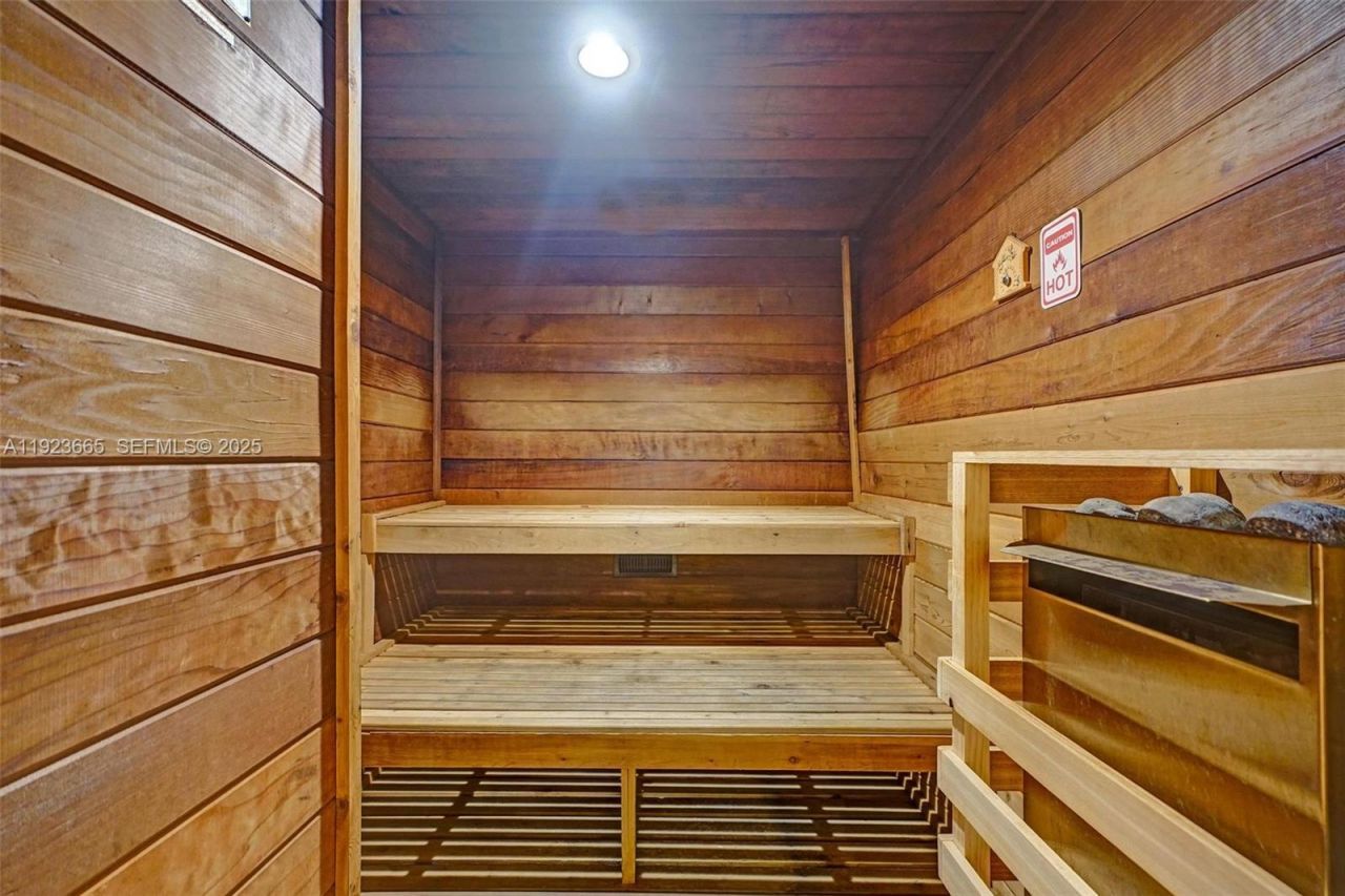 10101 Collins Ave, Unit 17A, Bal Harbour, FL 33154 Photo