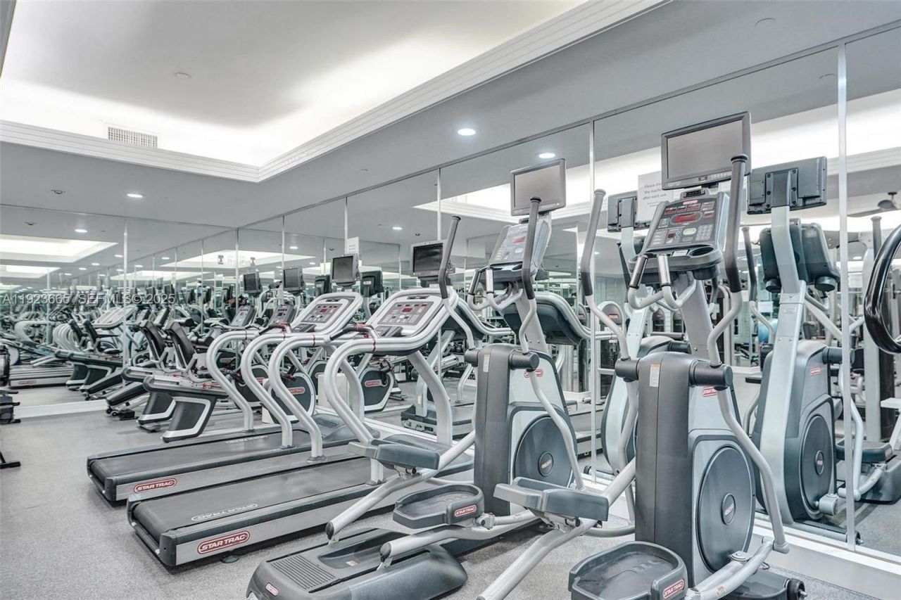 10101 Collins Ave, Unit 17A, Bal Harbour, FL 33154 Photo