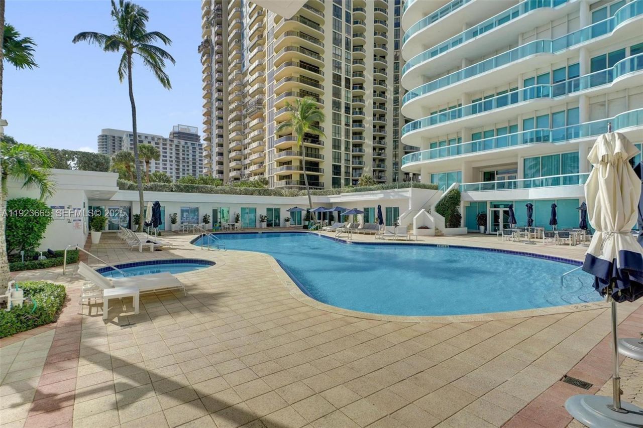 10101 Collins Ave, Unit 17A, Bal Harbour, FL 33154 Photo