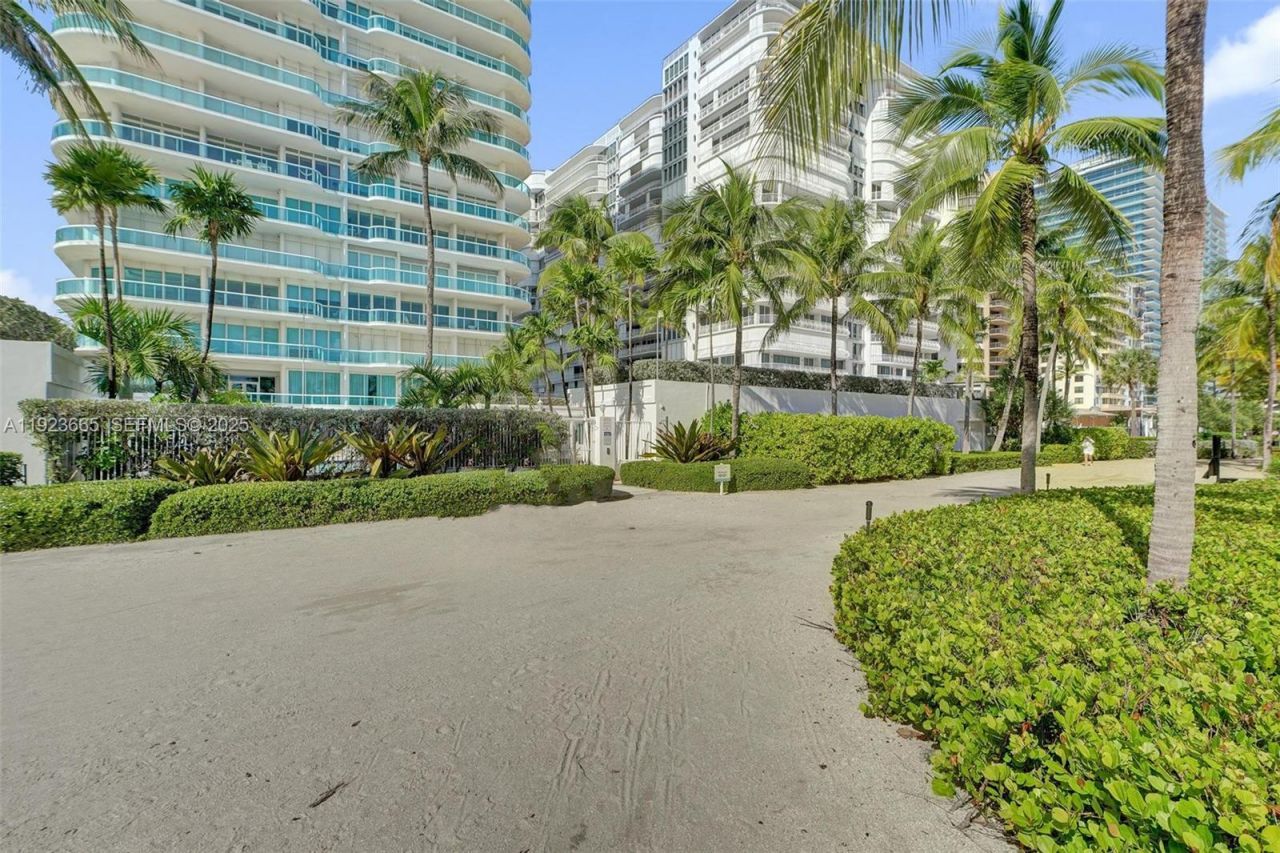 10101 Collins Ave, Unit 17A, Bal Harbour, FL 33154 Photo