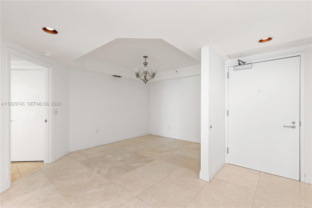 16400 Collins Ave, Unit 942, Sunny Isles Beach, FL 33160 Photo
