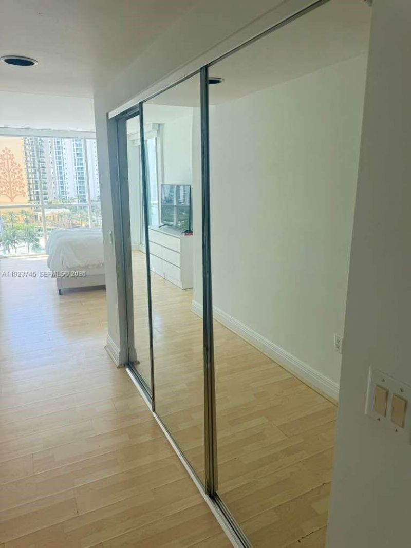 16400 Collins Ave, Unit 942, Sunny Isles Beach, FL 33160 Photo