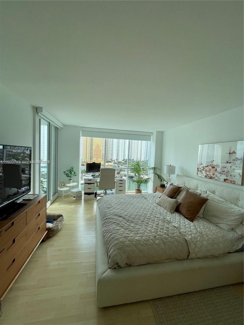 16400 Collins Ave, Unit 942, Sunny Isles Beach, FL 33160 Photo