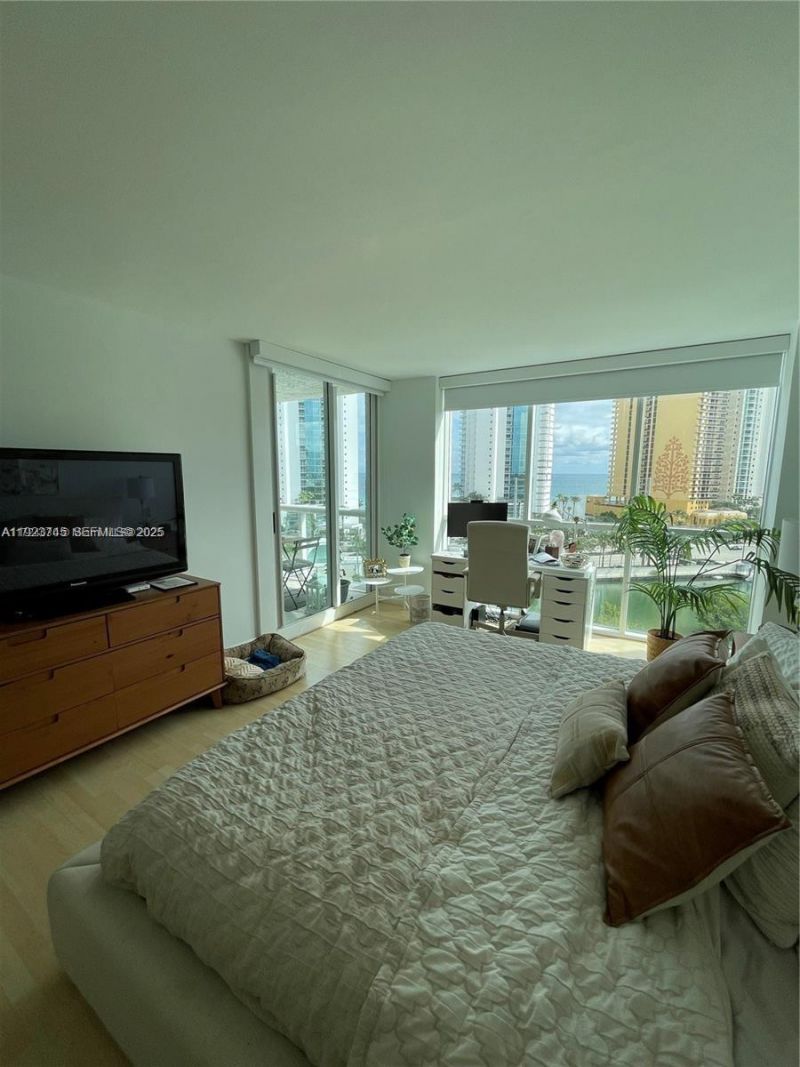 16400 Collins Ave, Unit 942, Sunny Isles Beach, FL 33160 Photo