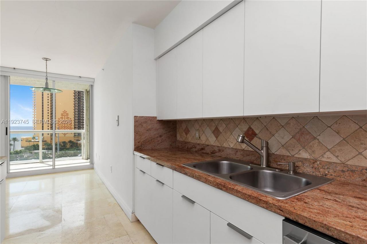 16400 Collins Ave, Unit 942, Sunny Isles Beach, FL 33160 Photo