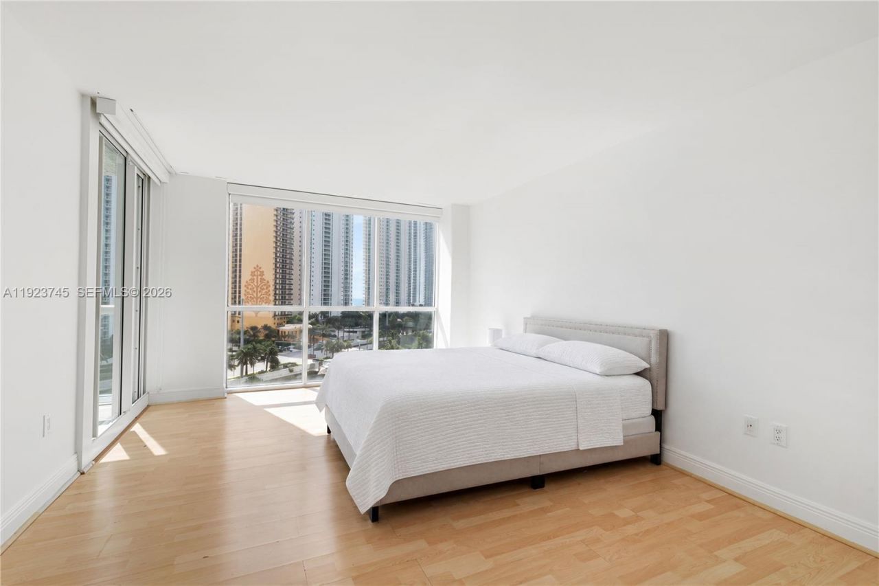16400 Collins Ave, Unit 942, Sunny Isles Beach, FL 33160 Photo