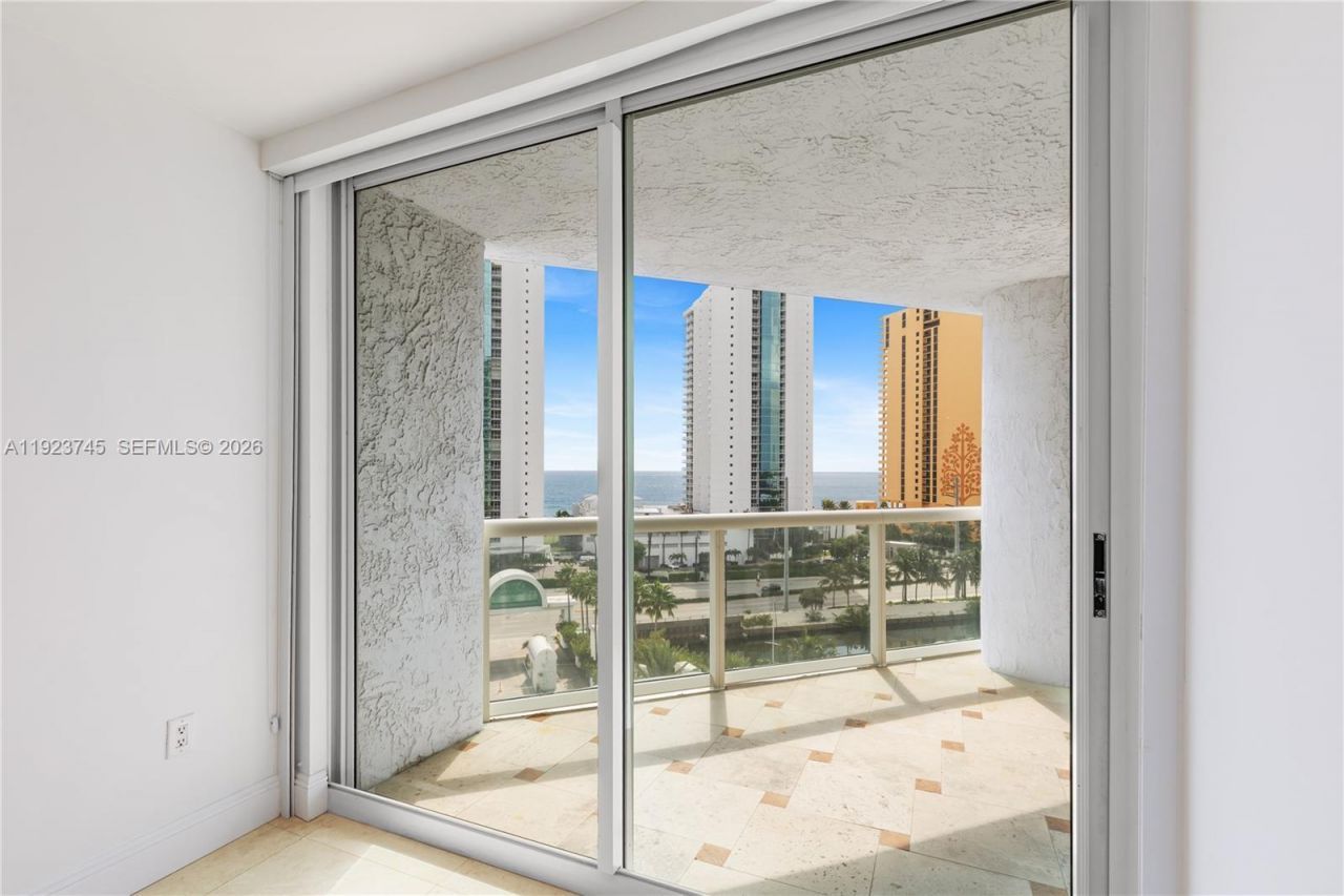 16400 Collins Ave, Unit 942, Sunny Isles Beach, FL 33160 Photo