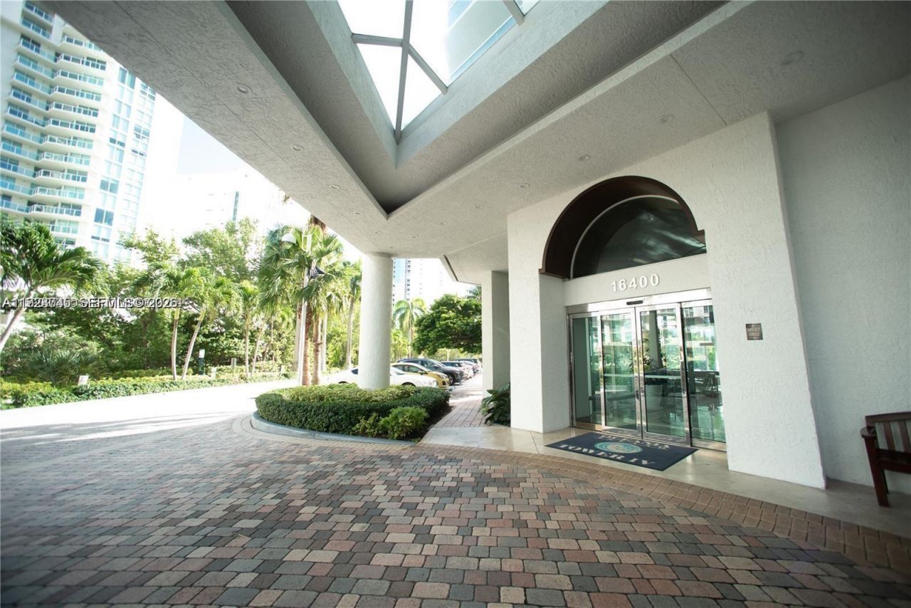16400 Collins Ave, Unit 942, Sunny Isles Beach, FL 33160 Photo