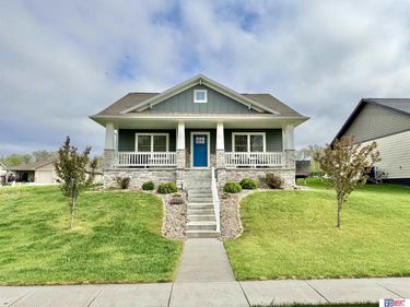 916 Hillcrest Drive, Seward, NE 68434