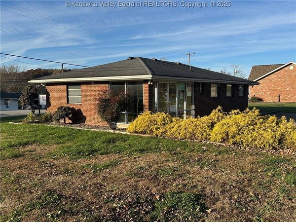 21278 Ohio River Road, Mason, WV 25260