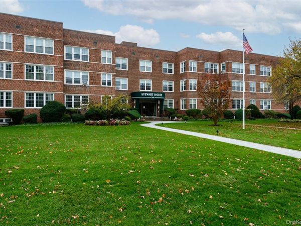 366 Stewart Avenue, Unit B1, Garden City, NY 11530