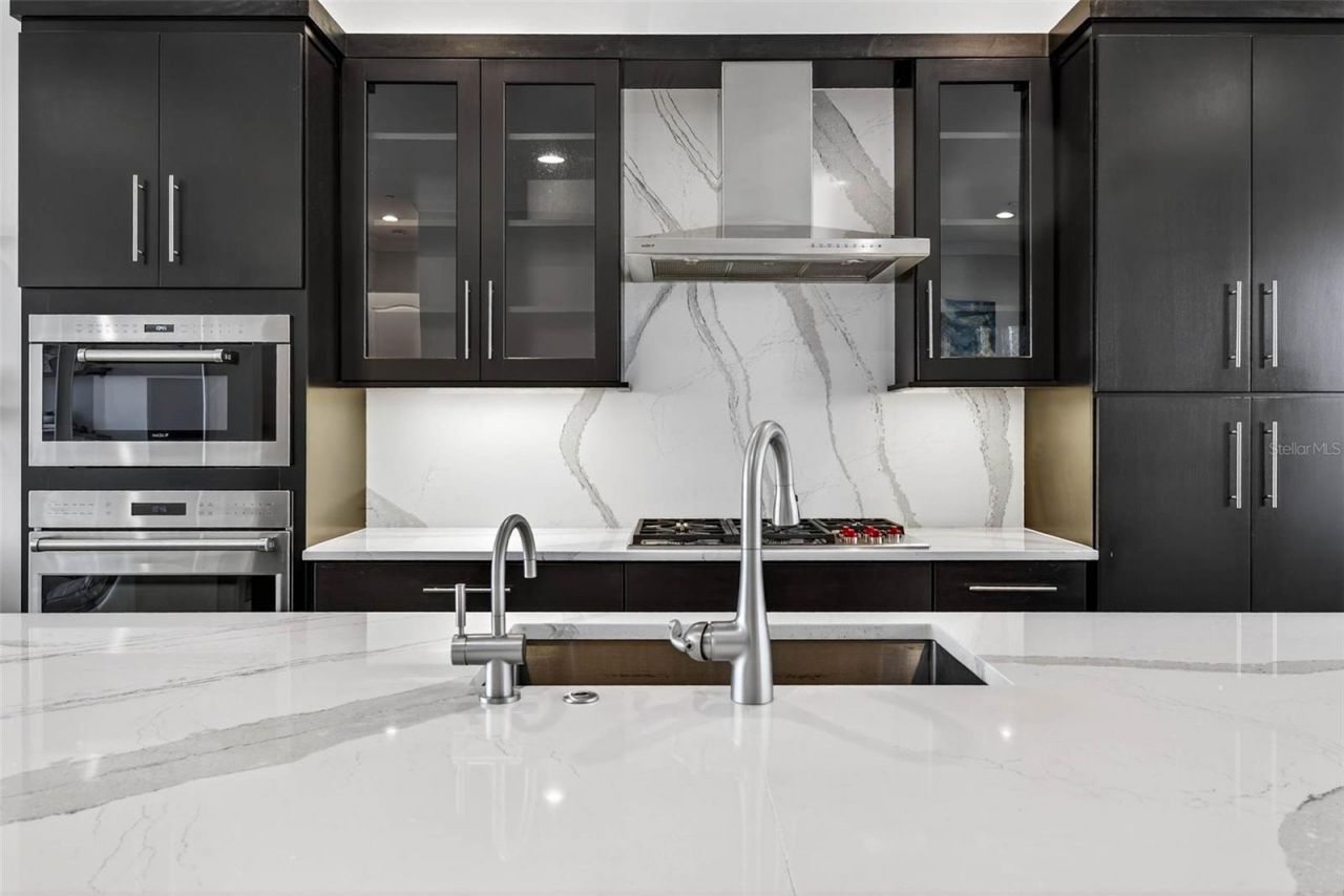 19915 Gulf Boulevard, Unit 704, Indian Shores, FL 33785 Photo