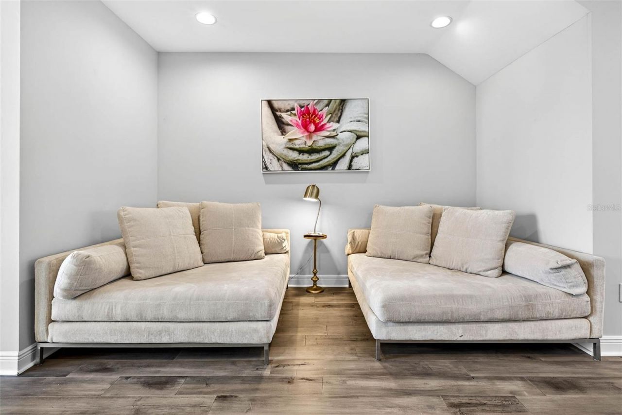 19915 Gulf Boulevard, Unit 704, Indian Shores, FL 33785 Photo