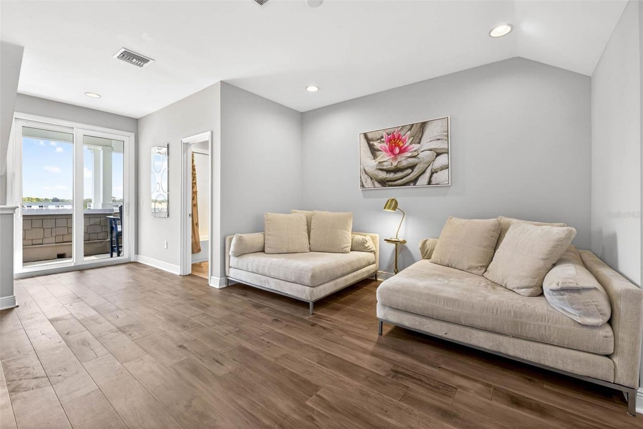 19915 Gulf Boulevard, Unit 704, Indian Shores, FL 33785 Photo