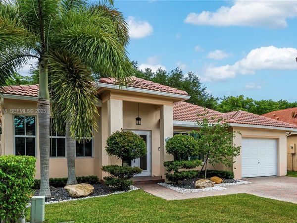 13946 S Cypress Cove Cir, Davie, FL 33325