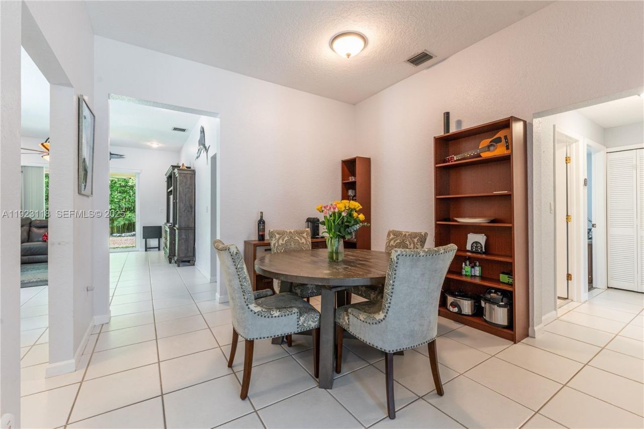 13946 S Cypress Cove Cir, Davie, FL 33325 Photo