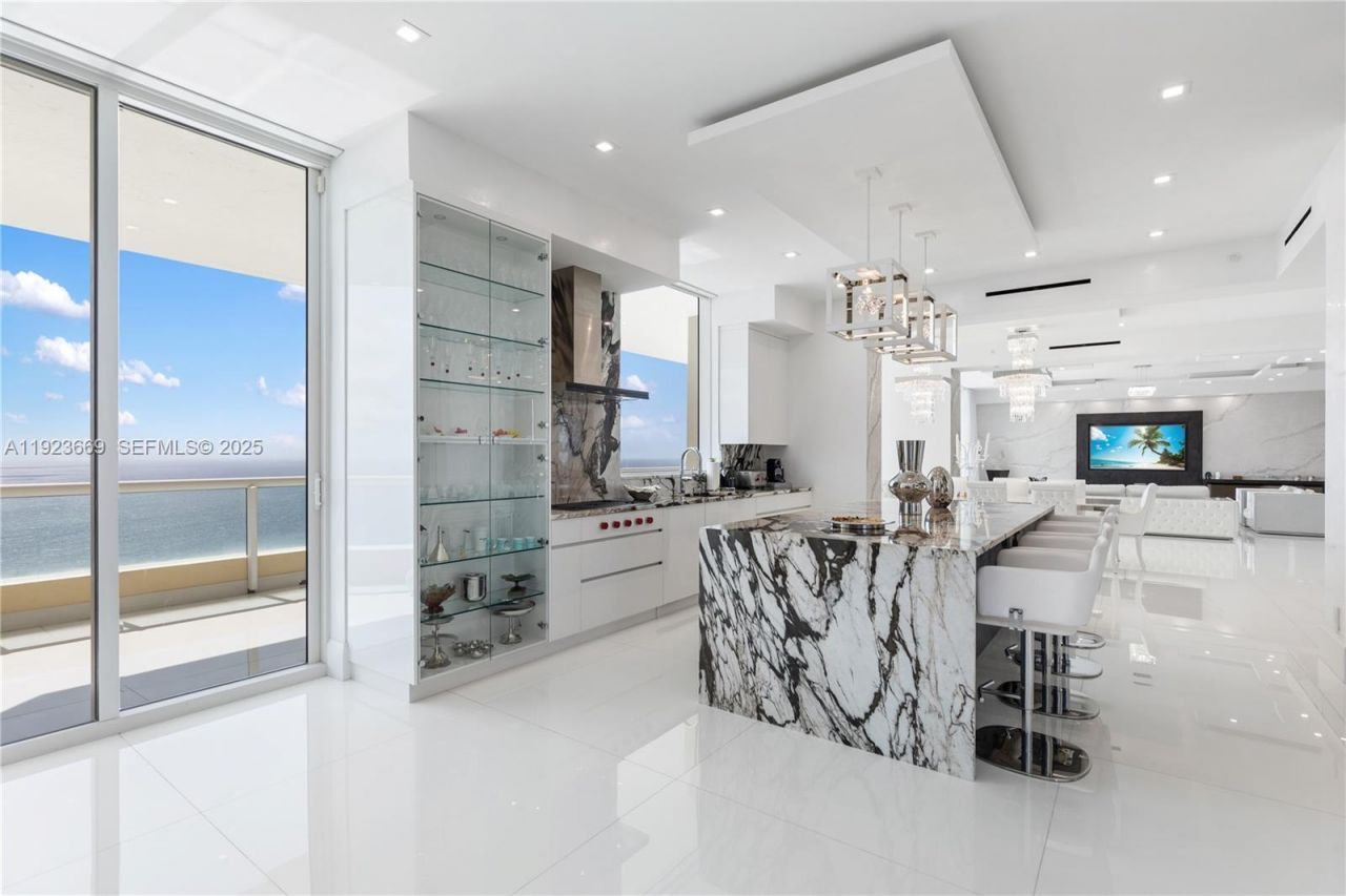 17875 Collins Ave, Unit PH4701, Sunny Isles Beach, FL 33160 Photo