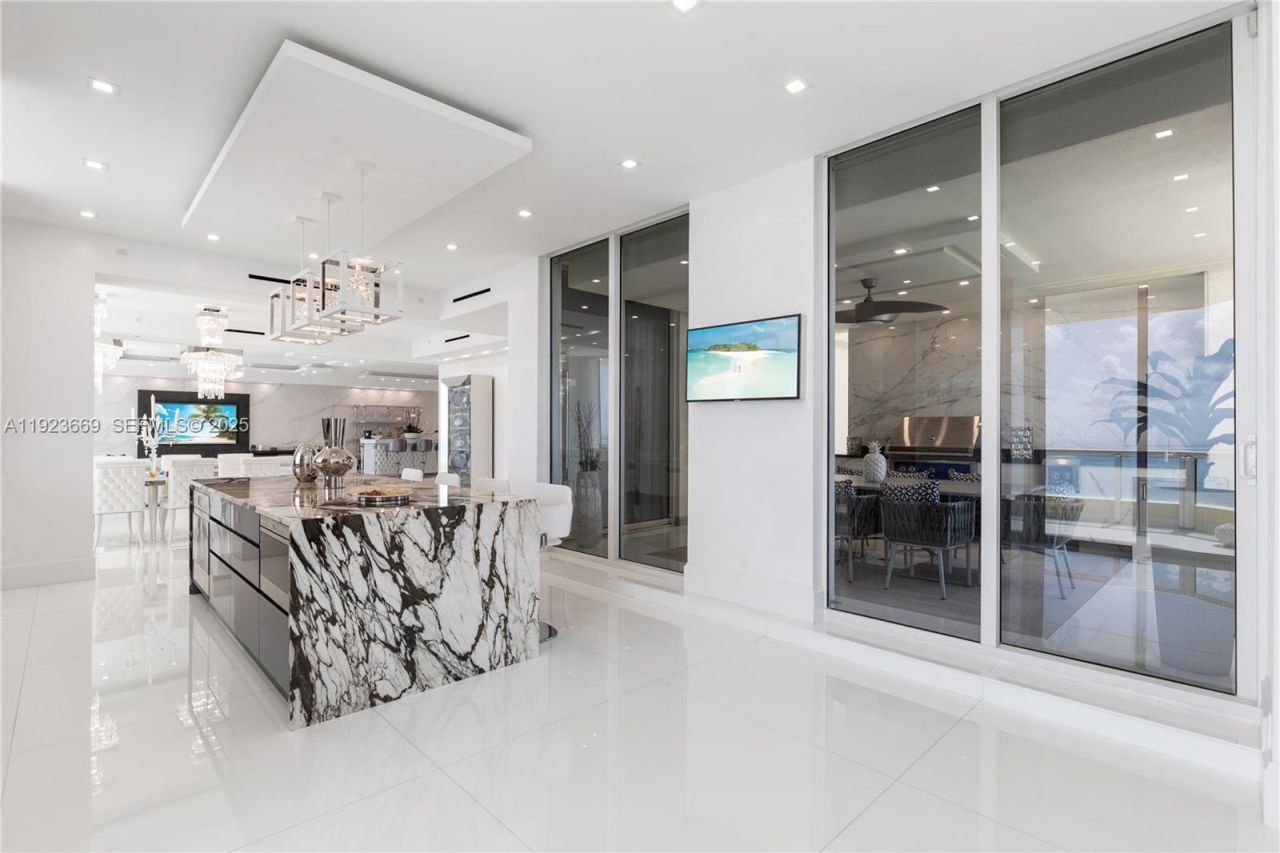 17875 Collins Ave, Unit PH4701, Sunny Isles Beach, FL 33160 Photo