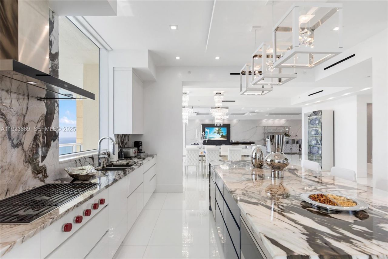 17875 Collins Ave, Unit PH4701, Sunny Isles Beach, FL 33160 Photo