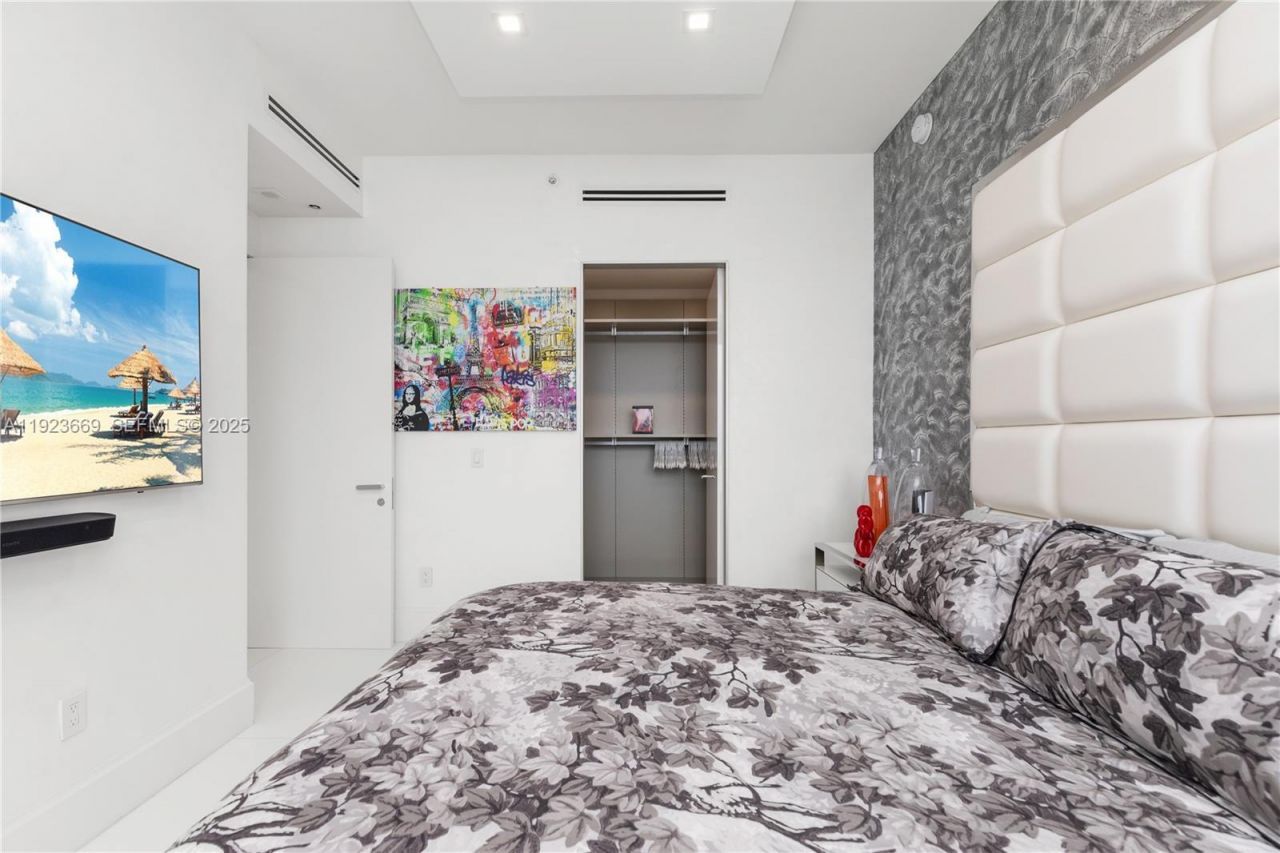 17875 Collins Ave, Unit PH4701, Sunny Isles Beach, FL 33160 Photo