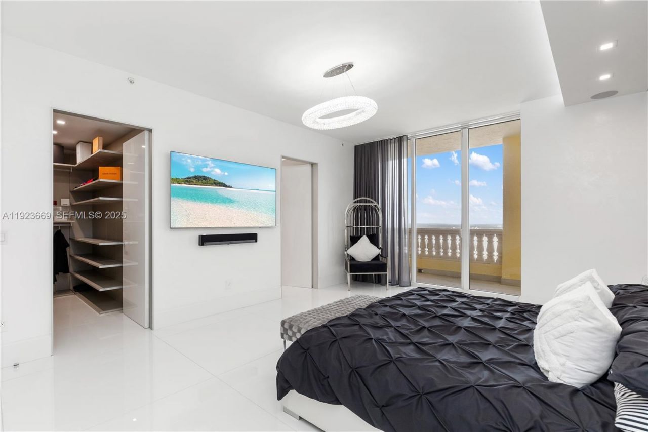 17875 Collins Ave, Unit PH4701, Sunny Isles Beach, FL 33160 Photo