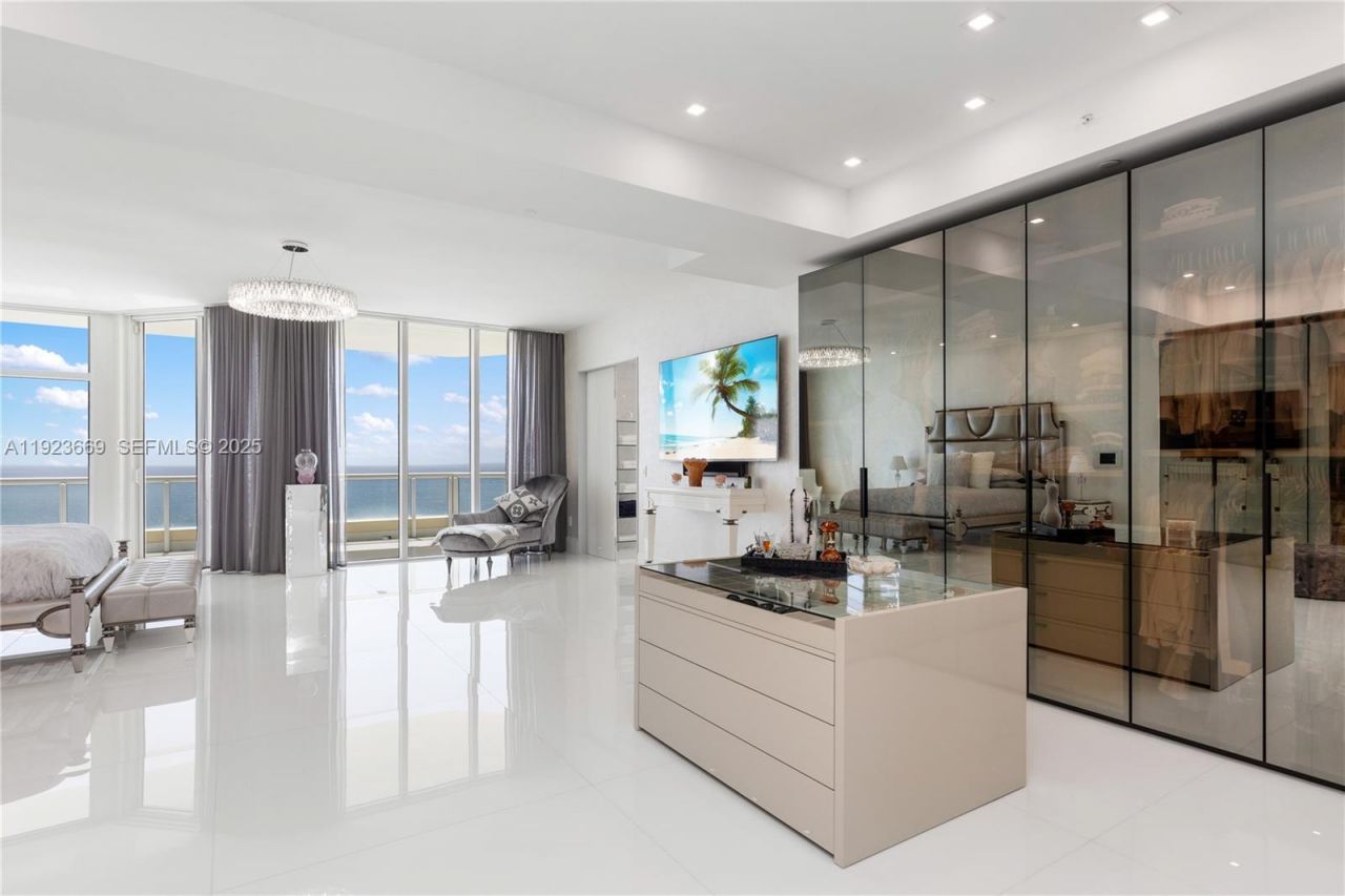 17875 Collins Ave, Unit PH4701, Sunny Isles Beach, FL 33160 Photo