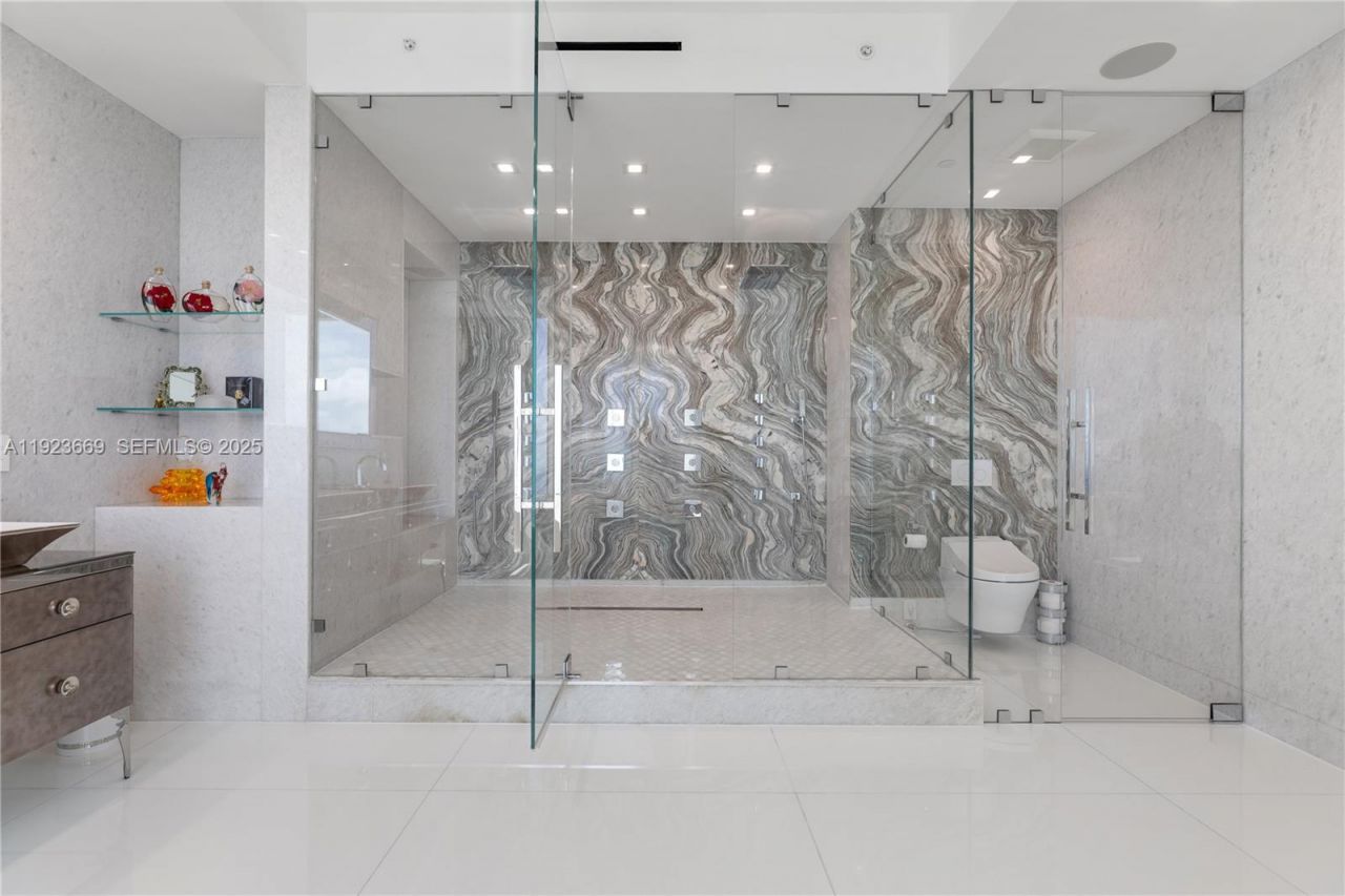 17875 Collins Ave, Unit PH4701, Sunny Isles Beach, FL 33160 Photo