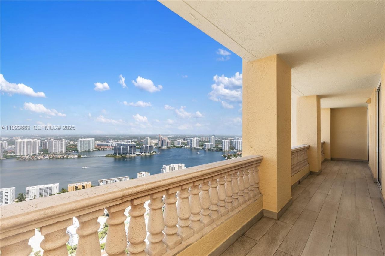 17875 Collins Ave, Unit PH4701, Sunny Isles Beach, FL 33160 Photo