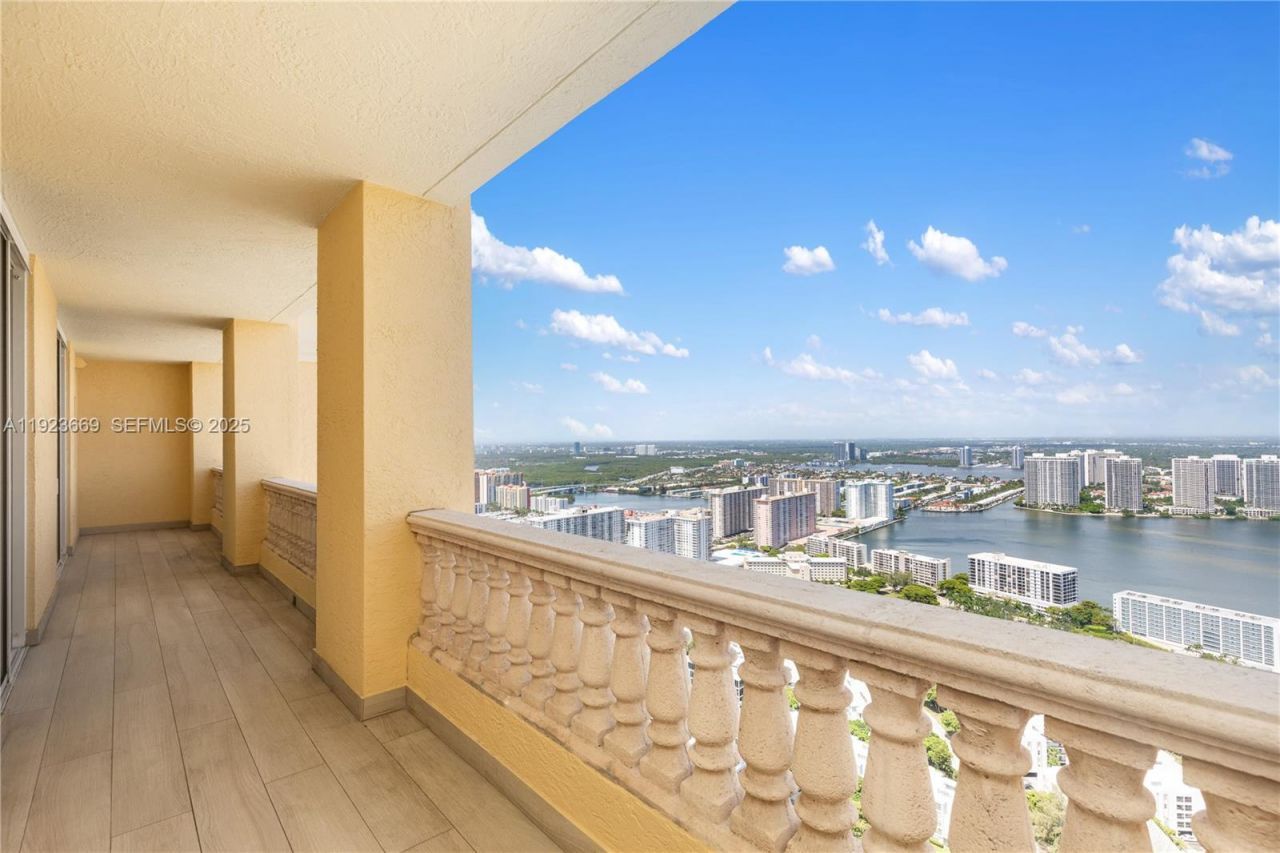 17875 Collins Ave, Unit PH4701, Sunny Isles Beach, FL 33160 Photo