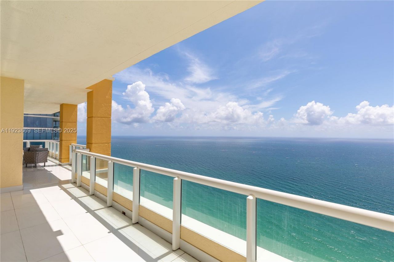 17875 Collins Ave, Unit PH4701, Sunny Isles Beach, FL 33160 Photo