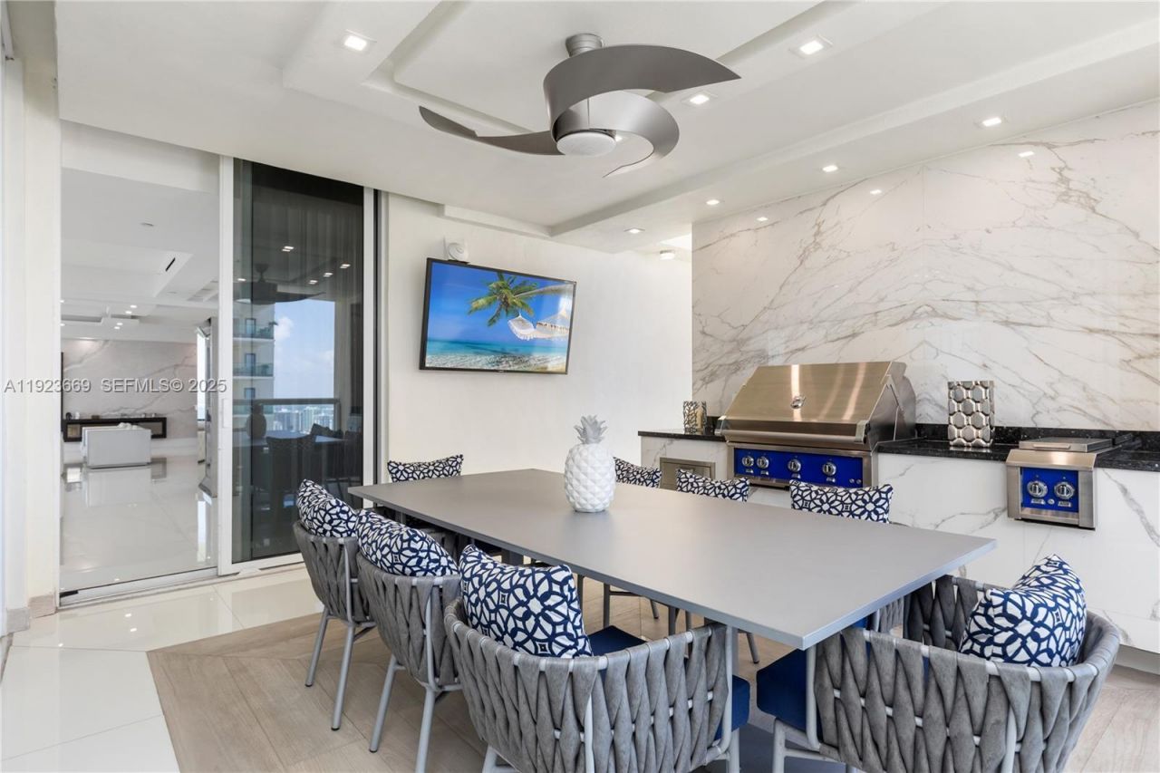 17875 Collins Ave, Unit PH4701, Sunny Isles Beach, FL 33160 Photo