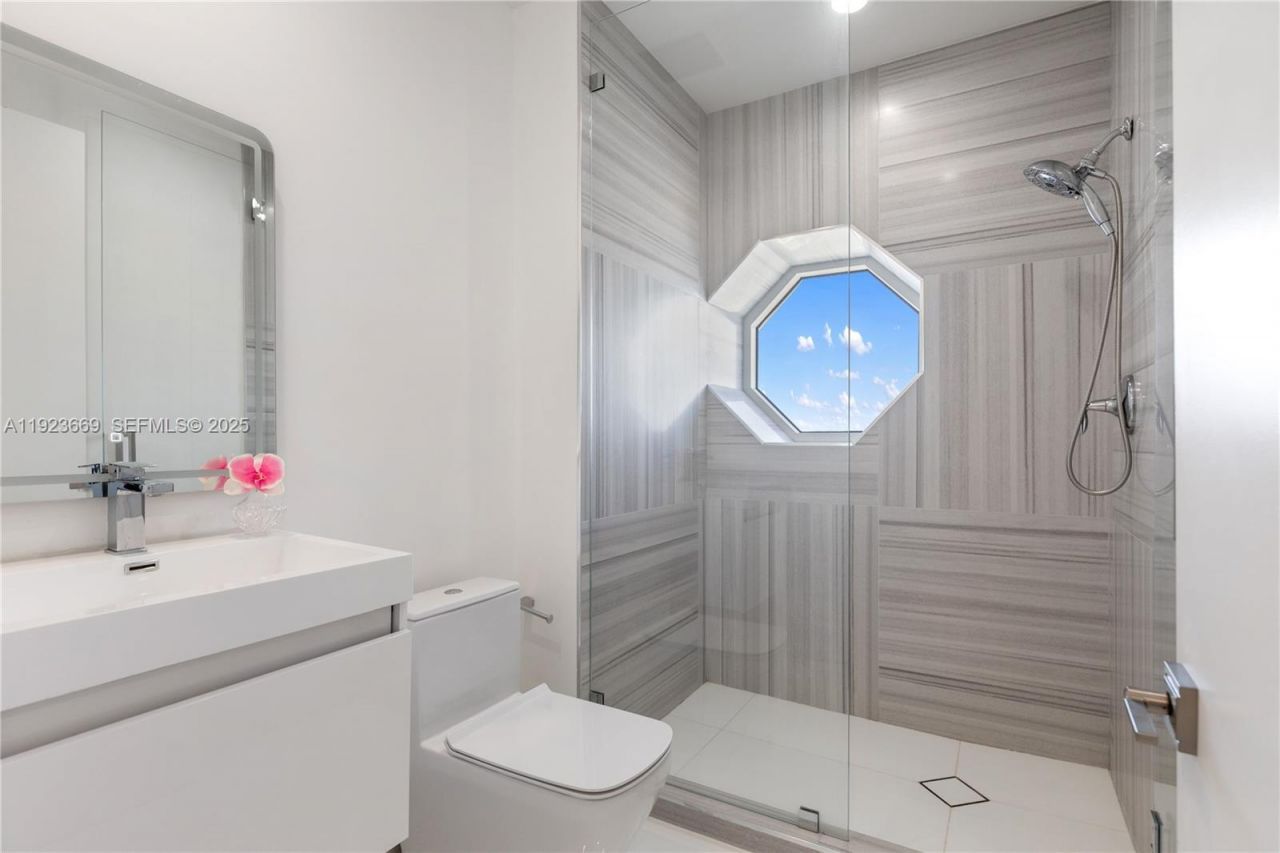 17875 Collins Ave, Unit PH4701, Sunny Isles Beach, FL 33160 Photo