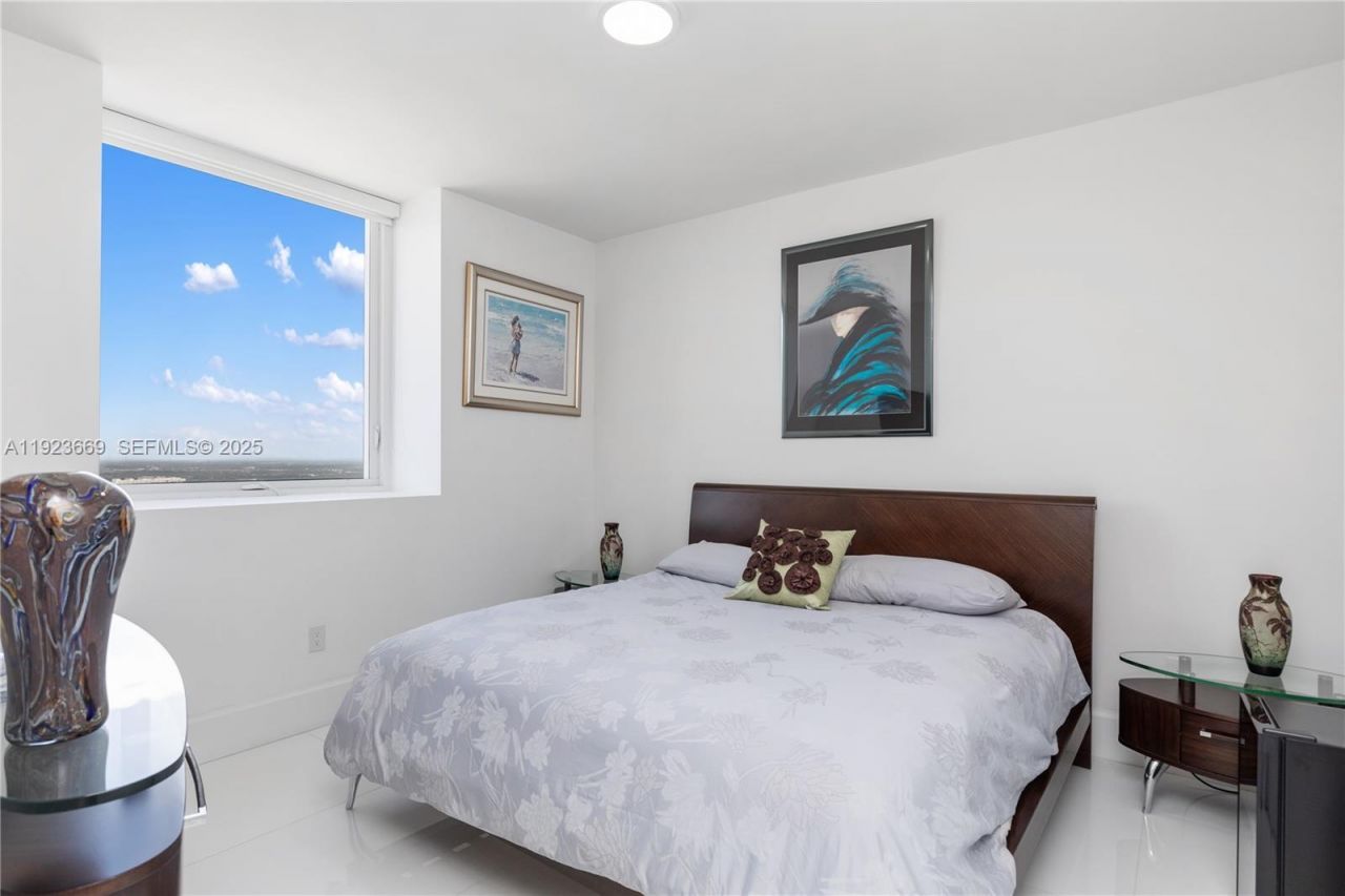 17875 Collins Ave, Unit PH4701, Sunny Isles Beach, FL 33160 Photo