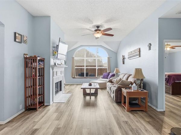 763 Winding Oak Bend, Lake Dallas, TX 75065