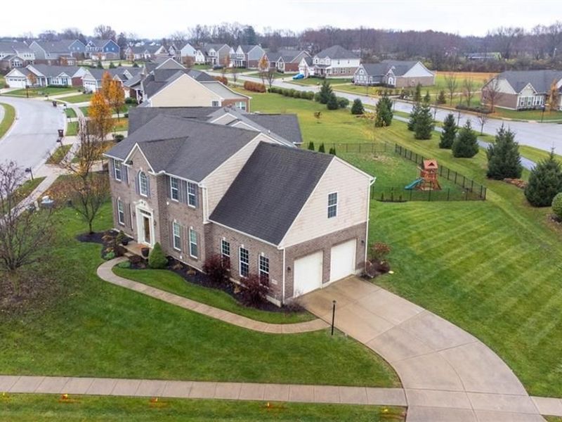 9372 Aspen Brook Court, Clearcreek Township, OH 45458 Photo 2