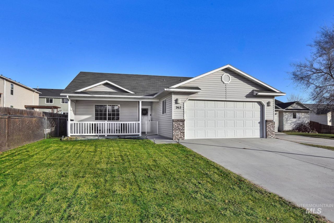 262 N Sunbird Ave, Kuna, ID 83634 Main Photo