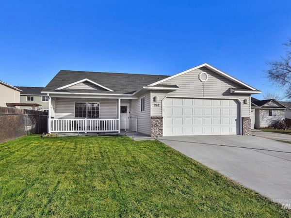 262 N Sunbird Ave, Kuna, ID 83634
