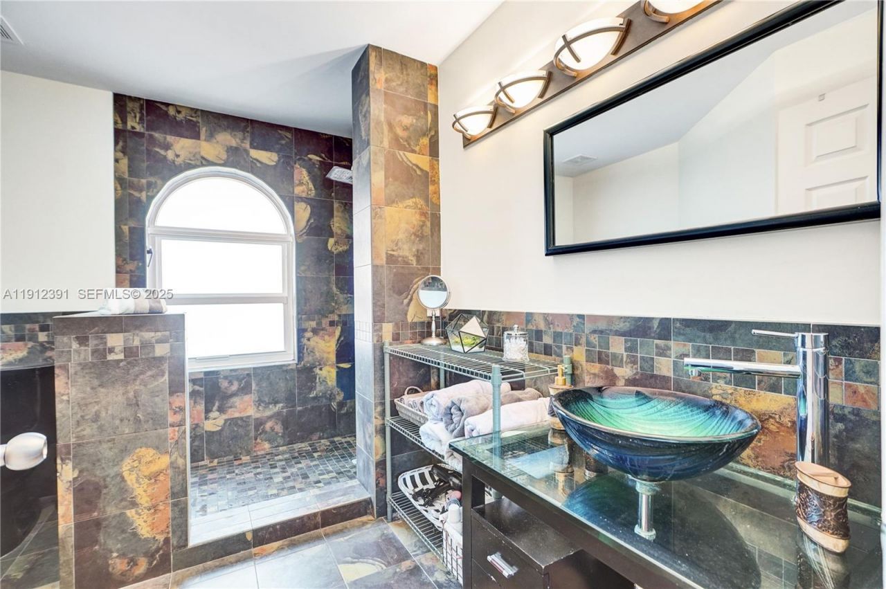 5633 NW 117th Avenue, Coral Springs, FL 33076 Photo