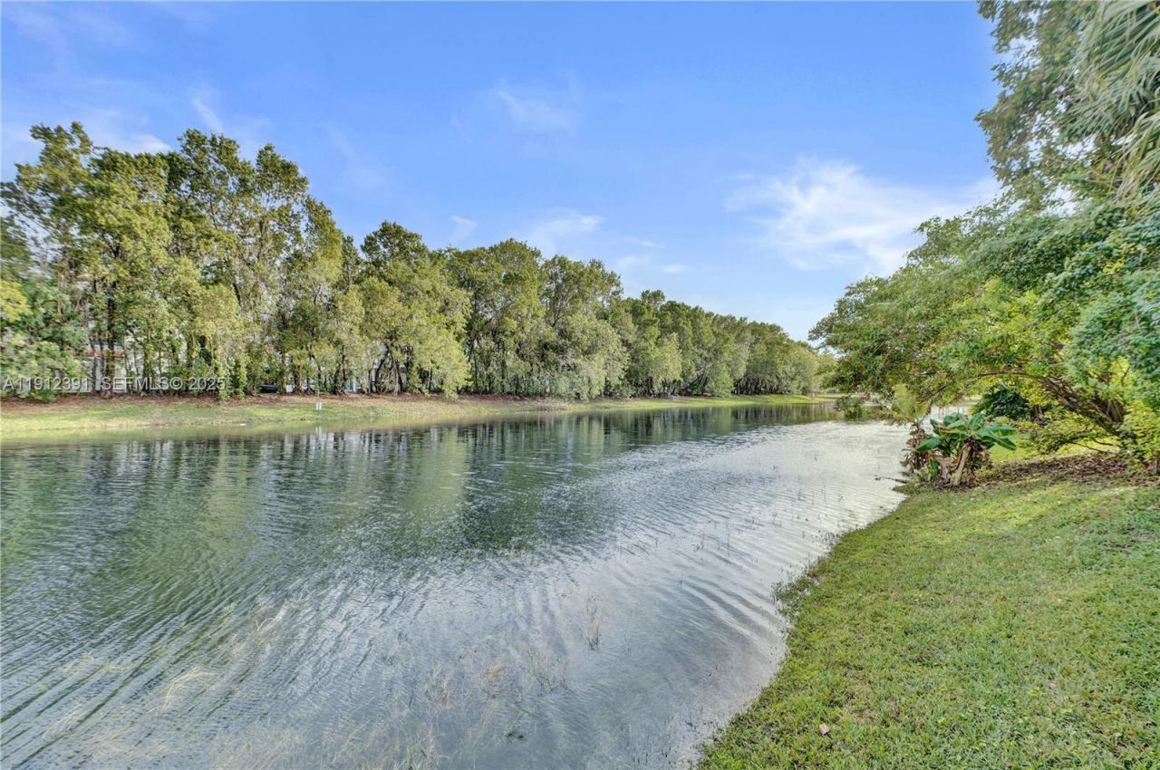 5633 NW 117th Avenue, Coral Springs, FL 33076 Photo